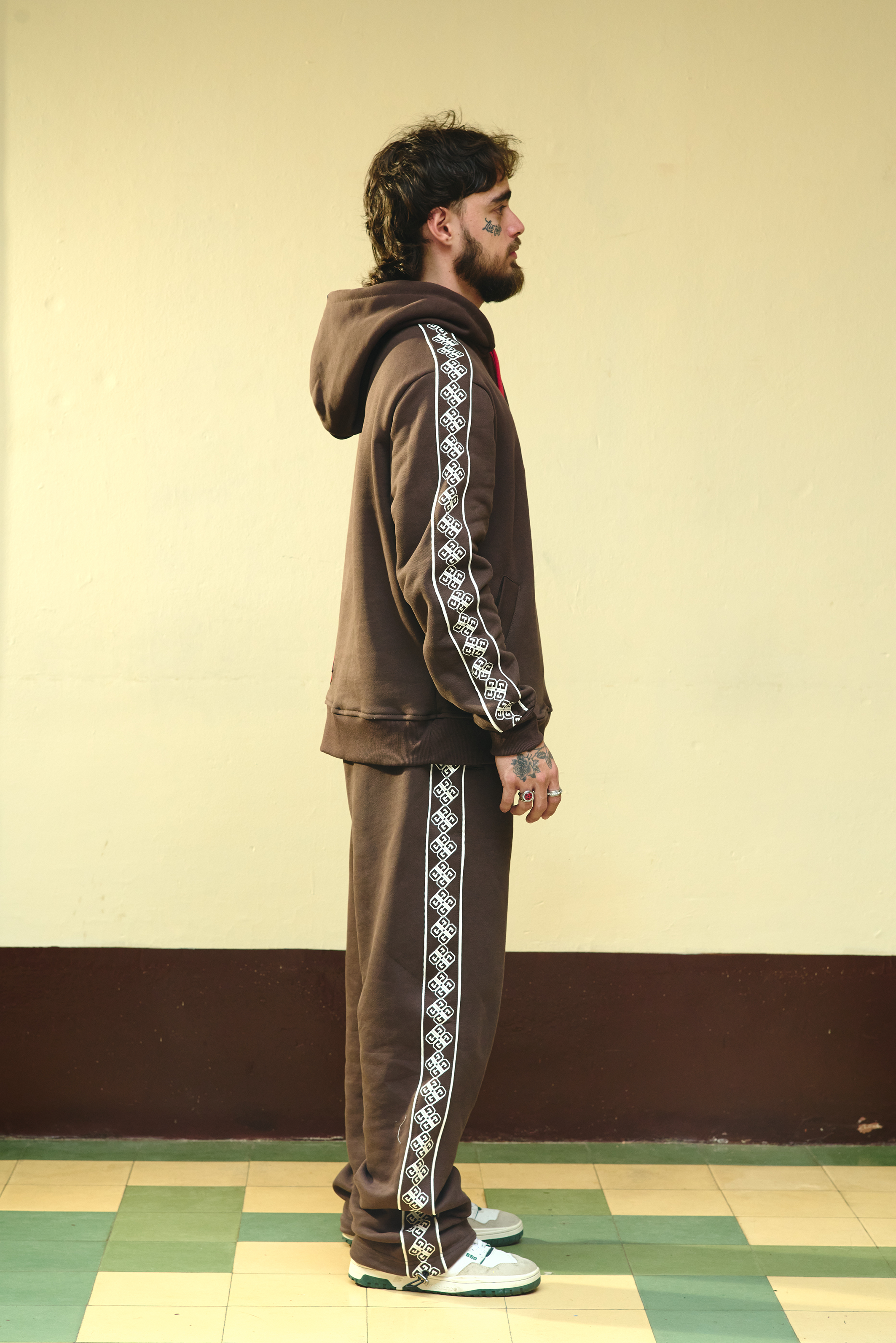Hoodie Chocolate Monograma