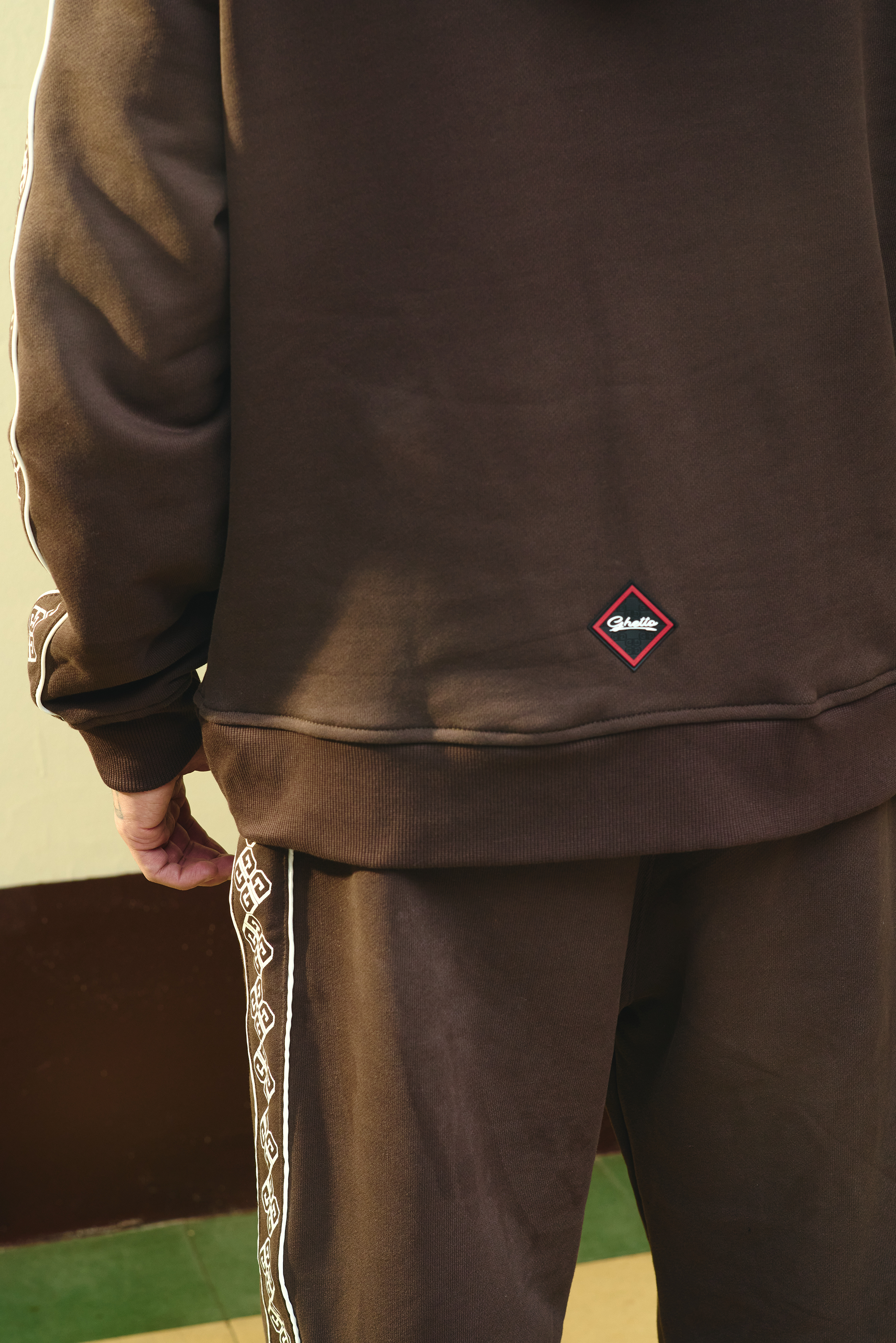 Hoodie Chocolate Monograma