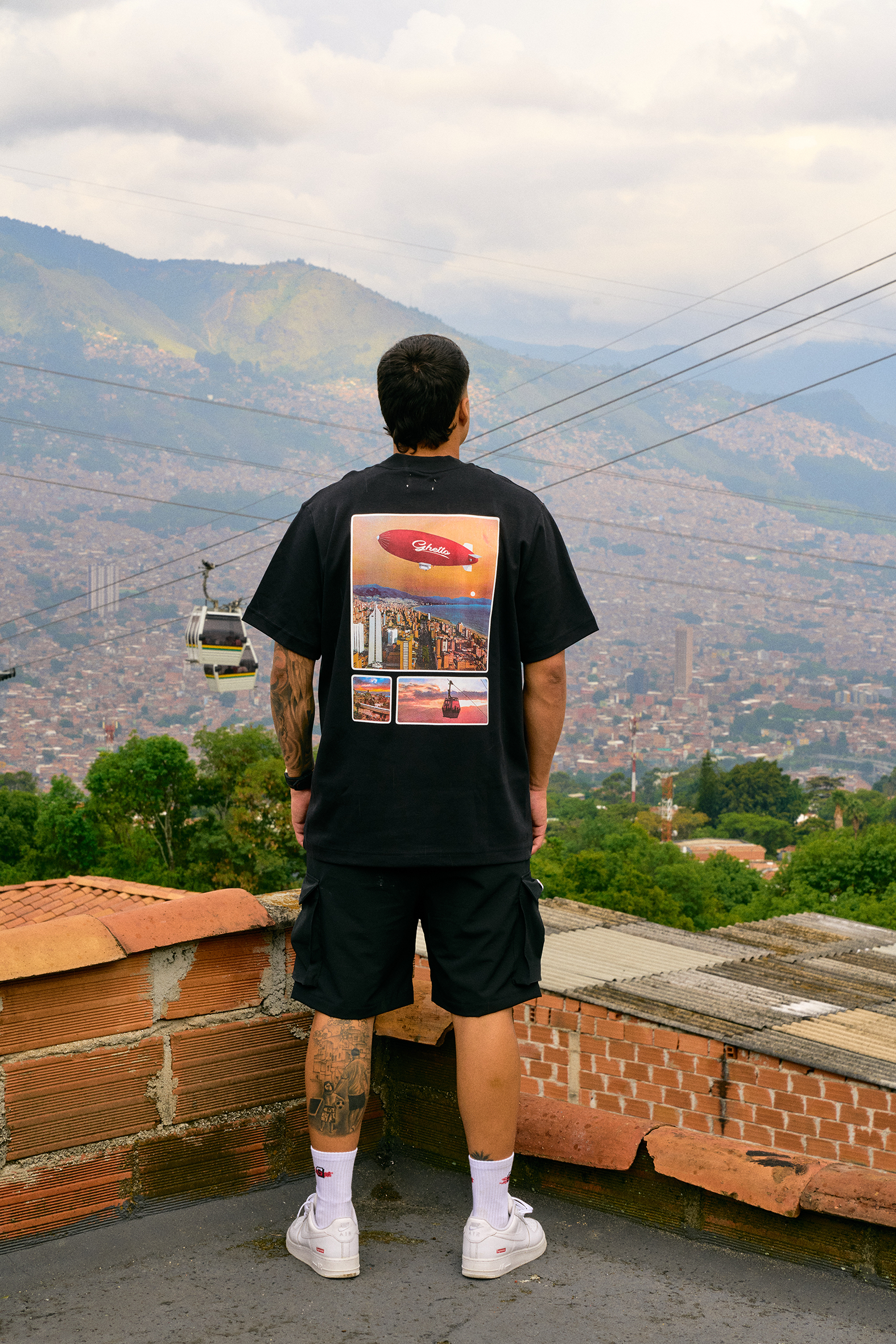 Camiseta Medallo Paradise Negra