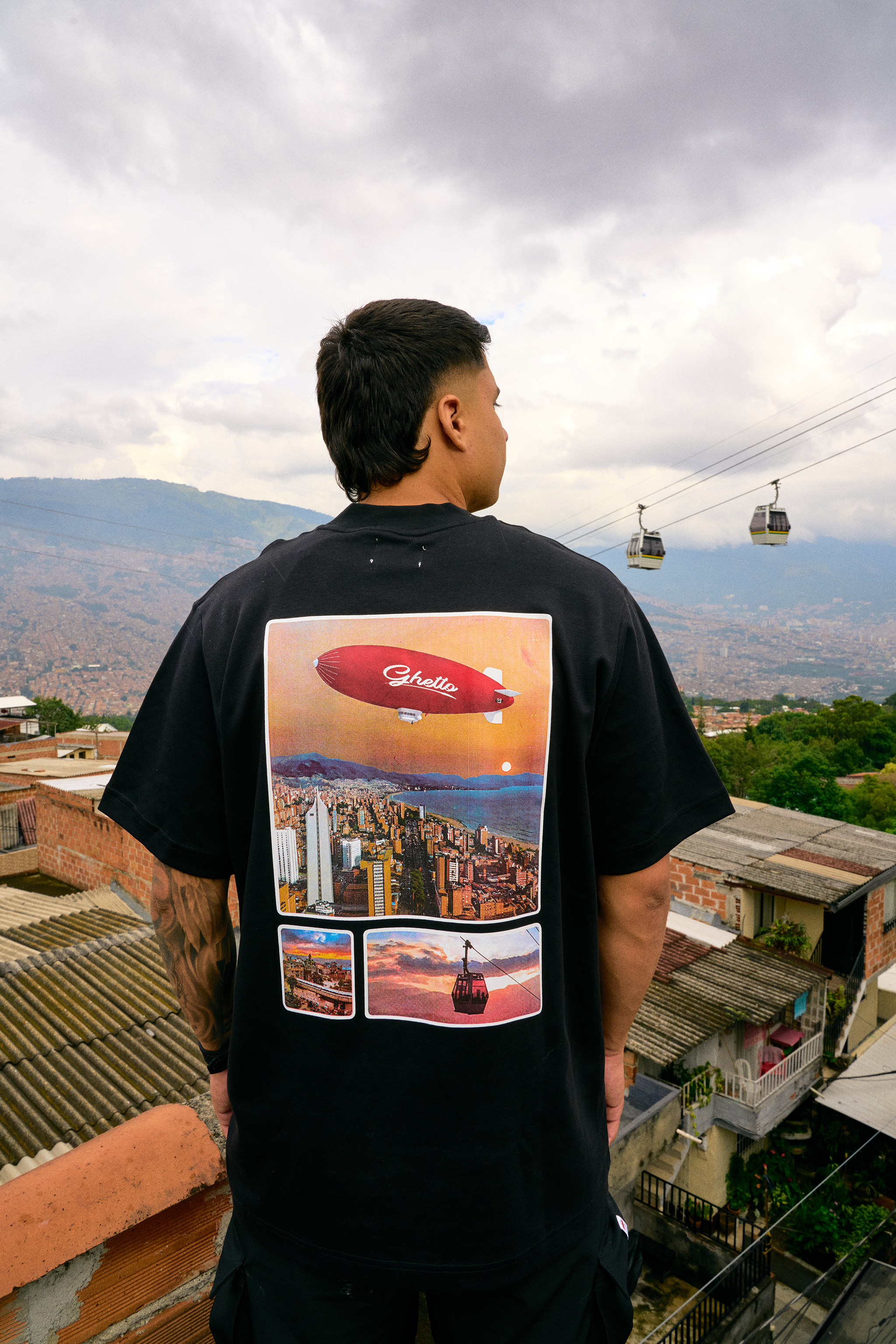 Camiseta Medallo Paradise Negra
