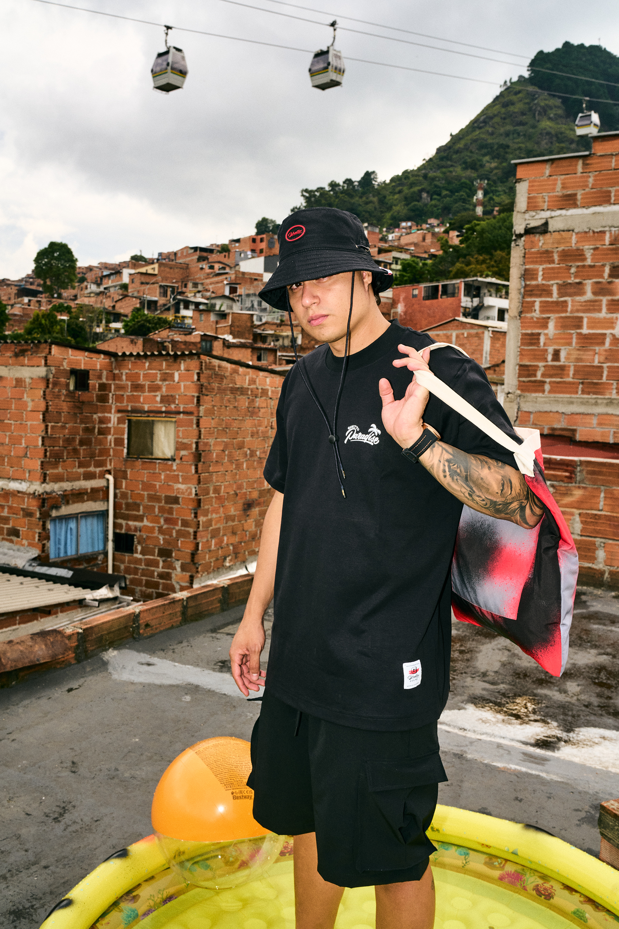 Pava Negra ( Bucket Hat )